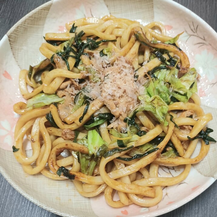 ☆ニラとキャベツと豚肉の焼きうどん☆♪